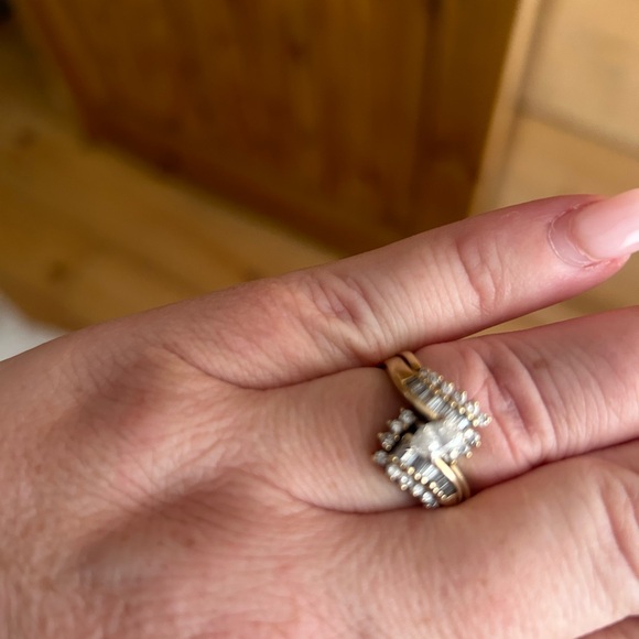 Size 9 14 k gold diamond ring. Not sure karat weight. Appraissed for  $2,000. - Picture 3 of 3